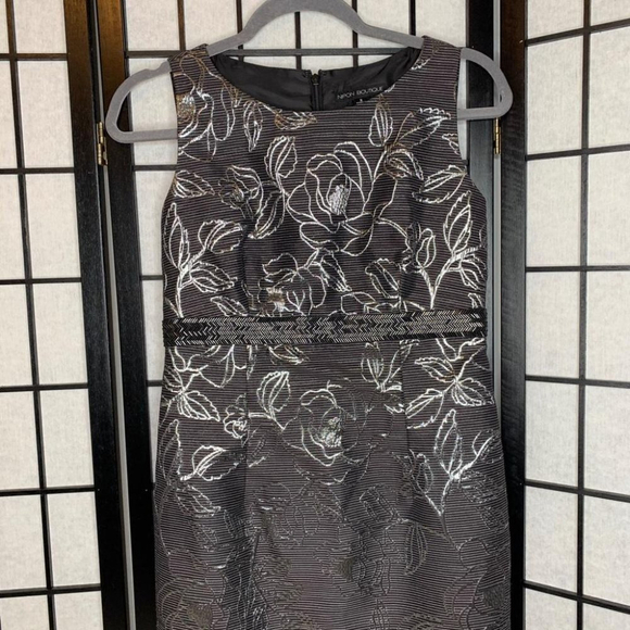 Nipon Sheath Flower Sleeveless Sheath Summer Dress Silver Grey Small 2 - Picture 7 of 8